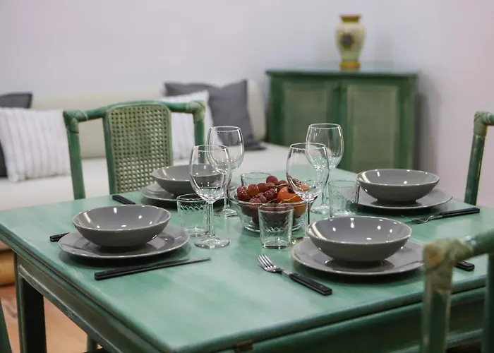 Modern Apartment At Piazza Del Gesu\' By Wonderful Italy