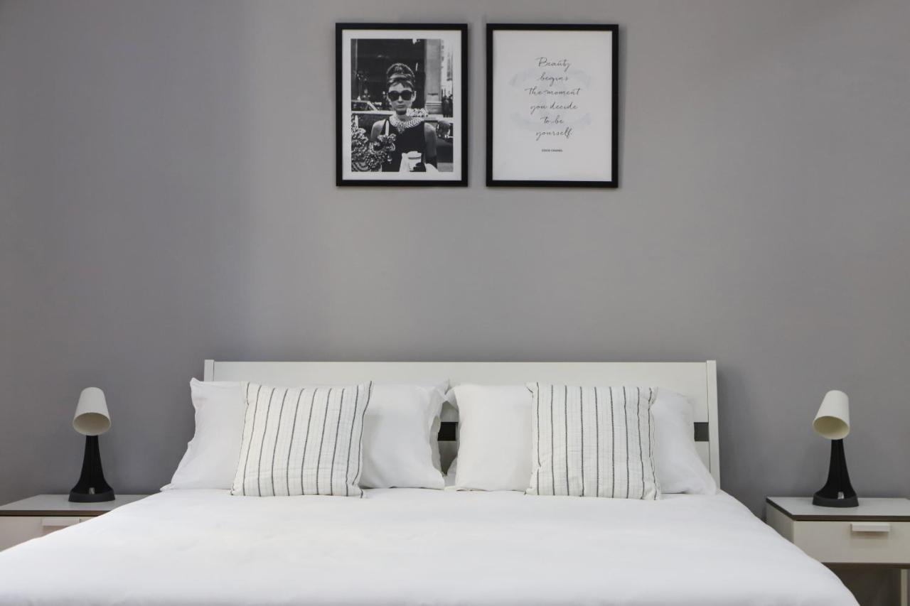 Modern At Piazza Del Gesu' By Wonderful Italy Apartment